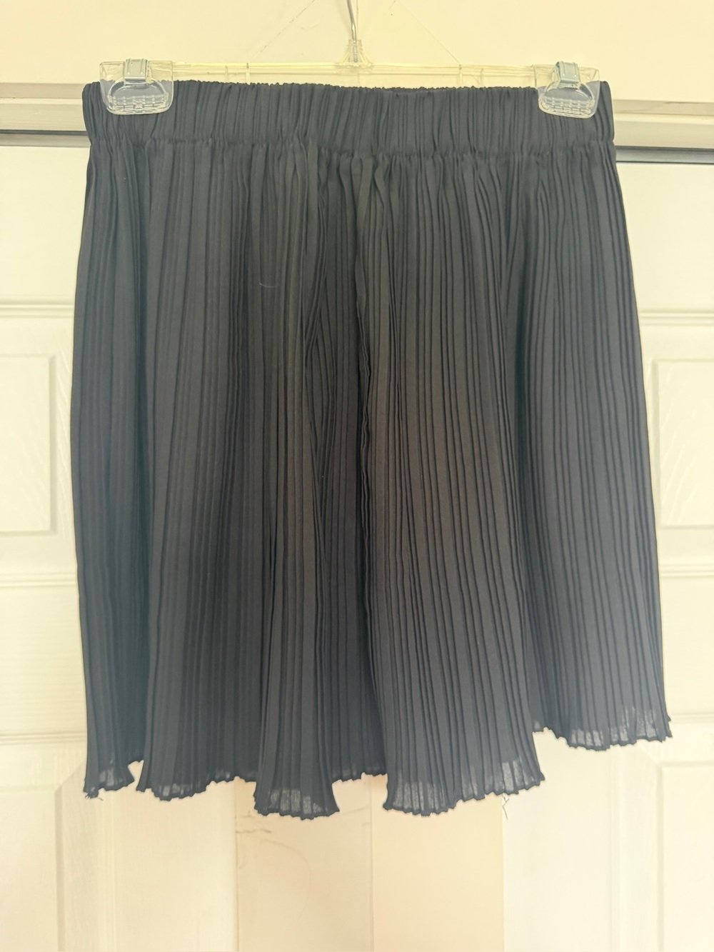 Flowy Pleated Black Skirt Size Medium